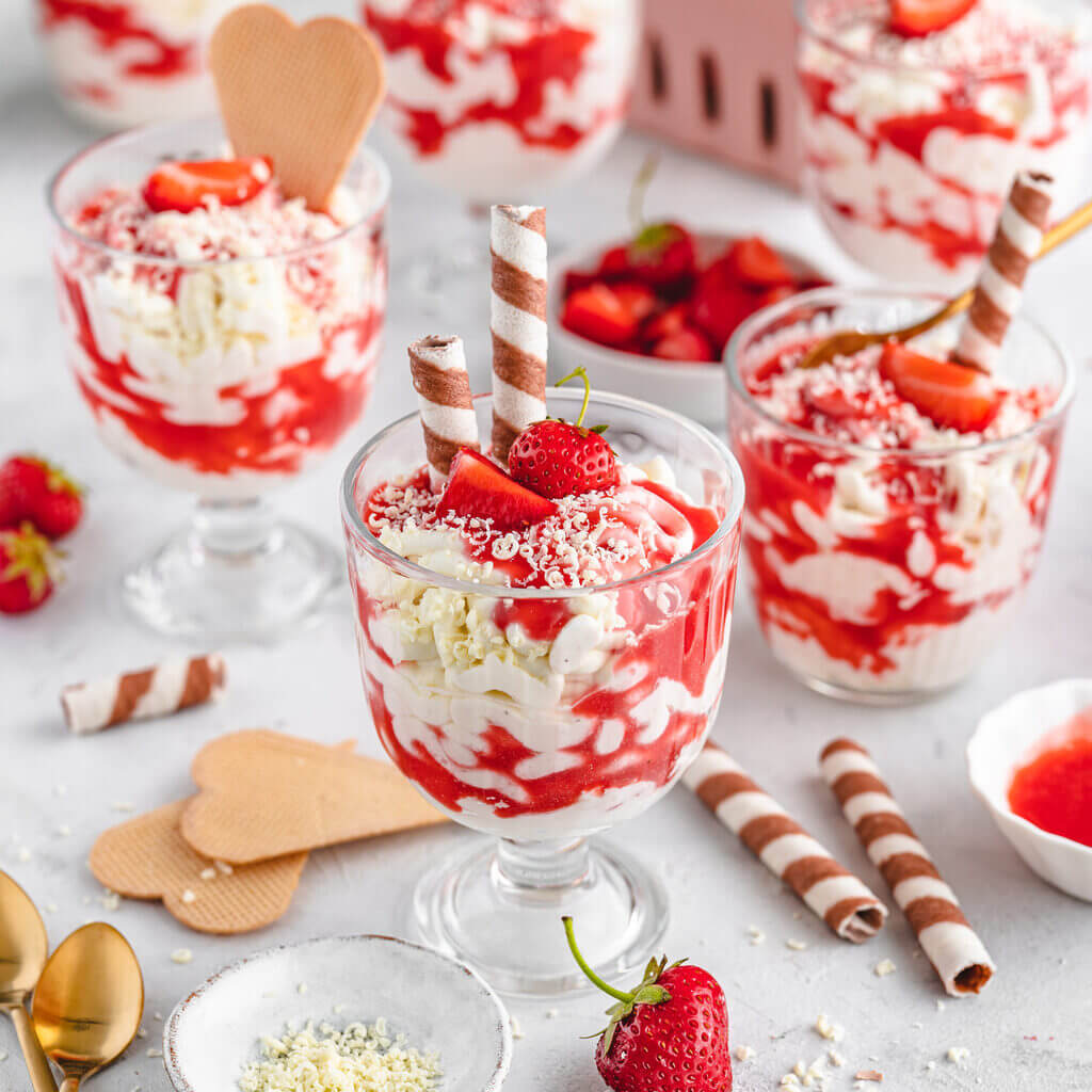 Cremig-süßes Spaghettieis-Dessert selber machen (ohne Presse)